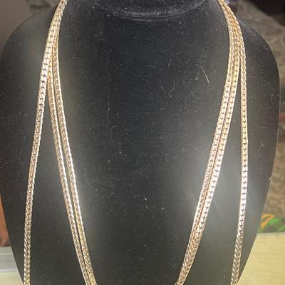 Golden toned thick stacked chain