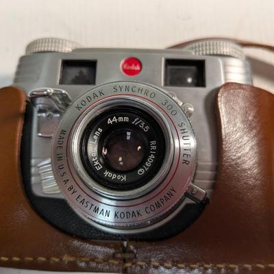 Vintage KODAK Synchro 300 Shutter Signet 35