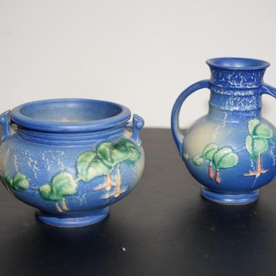 ROSEVILLE FUCHSIA 1938 HANDLED VASES FOR THE PAIR IN VERY GOOD CONDITION