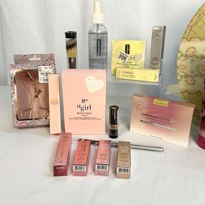 Lot A 438 It Girl Pretty In Pink Cosmetic Lot