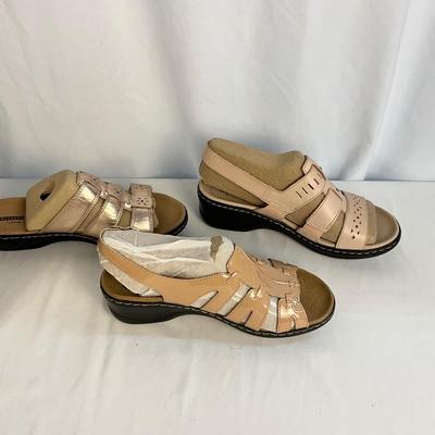 Lot A 439 Women’s Clarks New Shoe Lot of 3 Pair