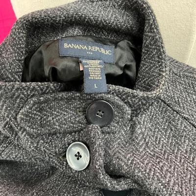 Lot 448 Banana Republic Winter Bundle Lot (large)