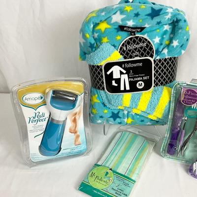Lot A 452 Pj’s and Pedicures Lot (medium)