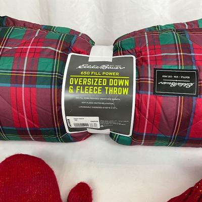 Lot A 453 Women’s Winter Lot Christmas Gifts