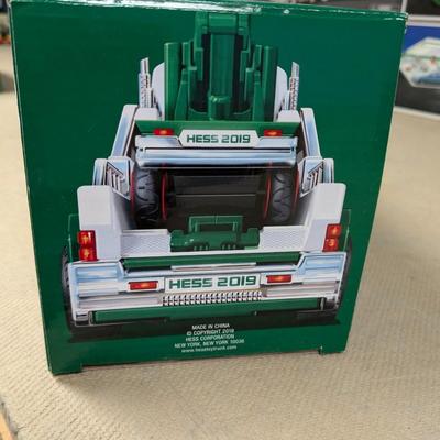 2019 Hess Truck Tow Truck Rescue Team Brand New Mint Condition