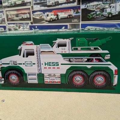 2019 Hess Truck Tow Truck Rescue Team Brand New Mint Condition