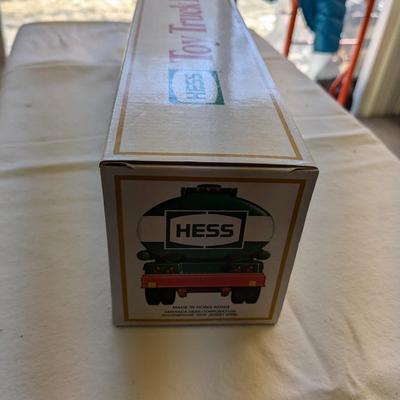 New 1984 Hess Oil Toy Tanker Truck Bank Original Box