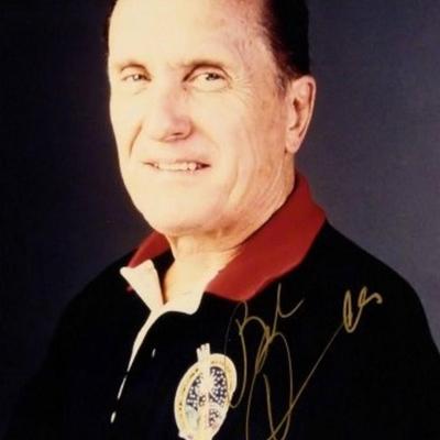 Robert Duvall signed portrait photo 