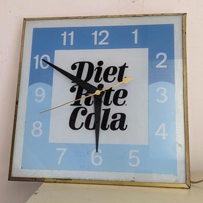Vintage Diet Right Cola Light Up Sign Clock