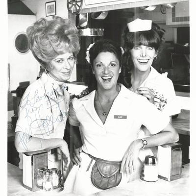 Alices Polly Holliday Signed Photo
