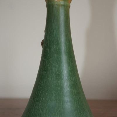 EPHRIAM POTTERY BOTTLE / CLIMBING BEAR ON MATT GREEN GLAZE SIGNED KEN NICHOLS