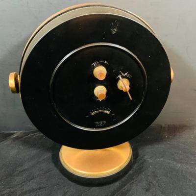 LOT 38: Vintage Kaiser Universe 400-Day Clock and Rhythm Around the World Clock Made In Japan