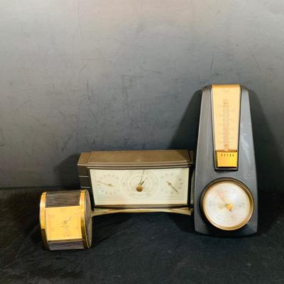 LOT 41:Vintage Taylor Thermometer/ Barometer, Airguide Weather Station and Westclock Travel Clock