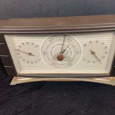 LOT 41:Vintage Taylor Thermometer/ Barometer, Airguide Weather Station and Westclock Travel Clock