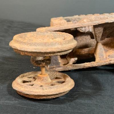 LOT 46: Vintage/Antique John Deere Cast Iron Toy Tractor