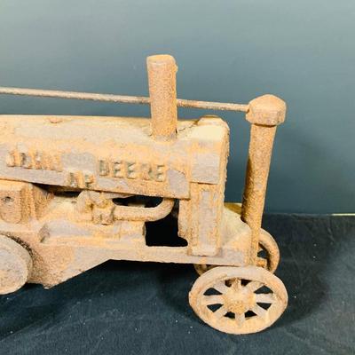 LOT 46: Vintage/Antique John Deere Cast Iron Toy Tractor