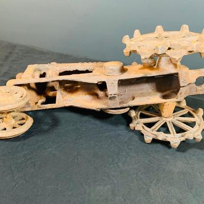 LOT 46: Vintage/Antique John Deere Cast Iron Toy Tractor