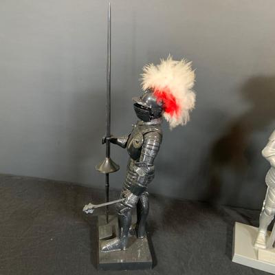 LOT:40: Set of Four (4) Aurora Knights In Armor Models Dated 1958