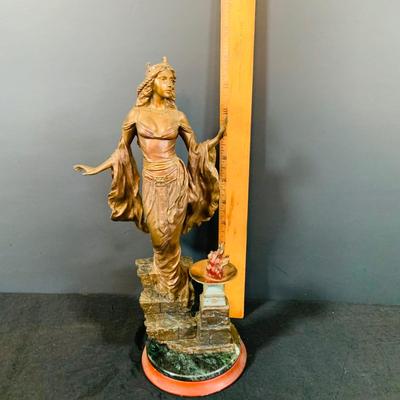 LOT50: Franklin Mint - Queen Guinevere Limited Edition Bronze by Emily Kaufman Numbered but No COA