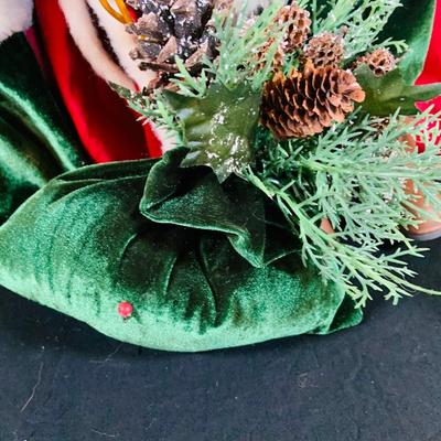 LOT Large Annalee Santa and Mrs Claus Dolls Dated 2004