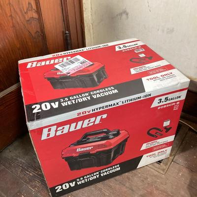 LOT 55: Bauer 3.5 Gallon Cordless Wet / Dry Vacuum with 20v Battery (New in Package)