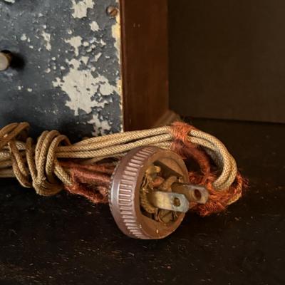 LOT 105: Electric Shelf Clock Collection: Sessions, Hammond, and Telechron