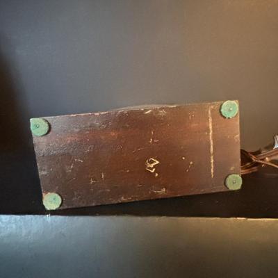 LOT 105: Electric Shelf Clock Collection: Sessions, Hammond, and Telechron