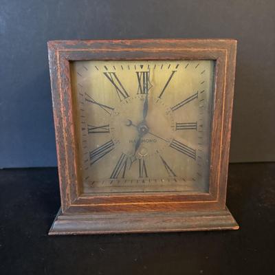 LOT 105: Electric Shelf Clock Collection: Sessions, Hammond, and Telechron