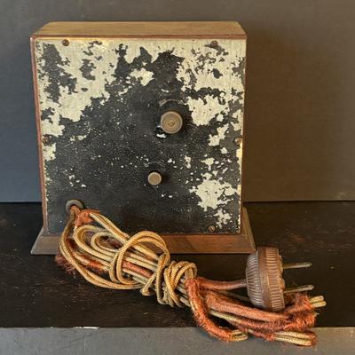 LOT 105: Electric Shelf Clock Collection: Sessions, Hammond, and Telechron