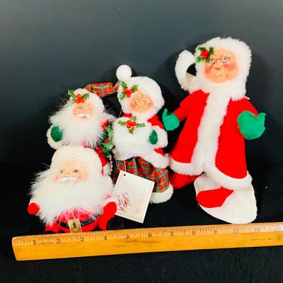 LOT 163: Annalee Holiday Dolls Featuring Lord & Taylor Exclusive 2004 Santa & Mrs Claus: Santa Claus Schoochie and More