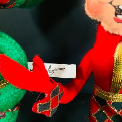 LOT 165: Annalee Elves a Set Two (2) from 2008 and a Set of Two (2) from 2007