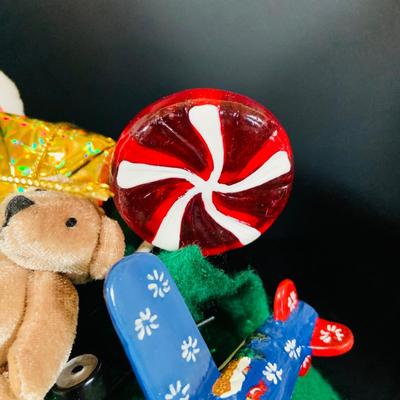 LOT 166: Annalee Holiday Dolls Santa Claus with a Bag Full of Toys and Mrs Claus