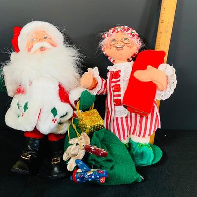 LOT 166: Annalee Holiday Dolls Santa Claus with a Bag Full of Toys and Mrs Claus