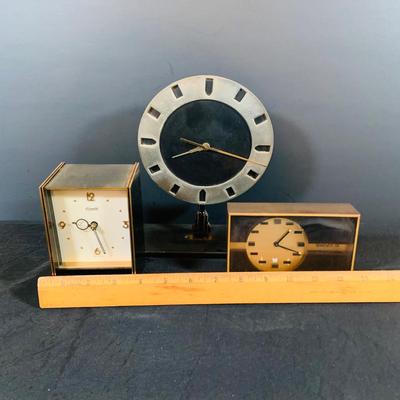 LOT 171: Collection of Art Deco Desk Clocks Including Kundo Mechanical Boxed Shaped Clock, Swiza 8 Alarm Clock, Empire State Building...