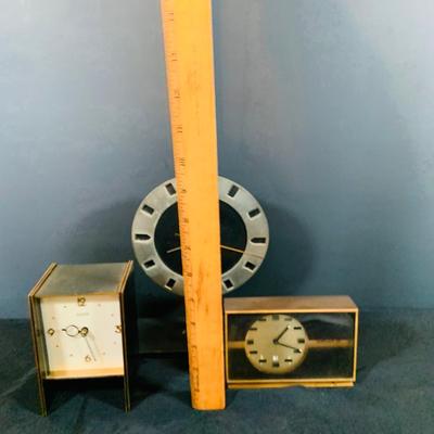 LOT 171: Collection of Art Deco Desk Clocks Including Kundo Mechanical Boxed Shaped Clock, Swiza 8 Alarm Clock, Empire State Building...