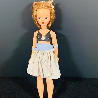 LOT 179: Collection of Vintage Fashion Dolls by Ideal and Deluxe Reading Corp
