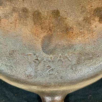 LOT 182: Collection of Cast Iron Fry Pan and Skillets by Griswold and More