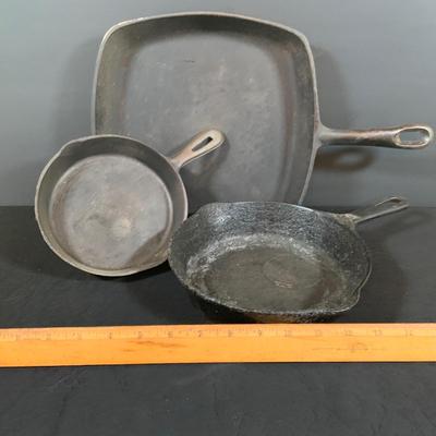 LOT 182: Collection of Cast Iron Fry Pan and Skillets by Griswold and More