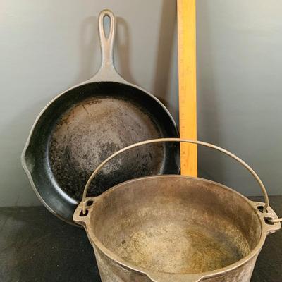LOT 183: Wagner Cast Iron Skillet and Pot