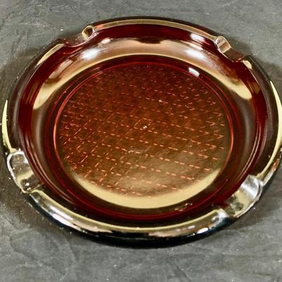 LOT 187: Collection of Vintage Ashtrays Including Amber Glass, Alligator, MCM Ceramic and More