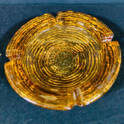 LOT 187: Collection of Vintage Ashtrays Including Amber Glass, Alligator, MCM Ceramic and More
