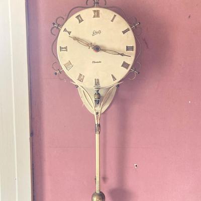 LOT 252: Vintage Schatz Elexacta Made in Germany Queen Anne Swinging Pendulum Wall Clock