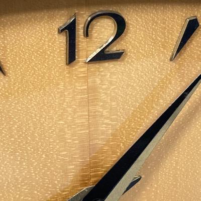 LOT 253: Mid-Century Modern Made in Germany Kundo Electronic Table / Desk Clock (Kieninger & Obergfell)