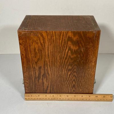 LOT 256: U.S. Clock, Message Center, M2 in Wooden Travel Box 769828 with Key