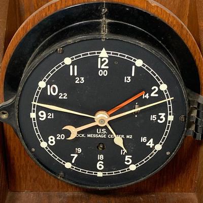 LOT 256: U.S. Clock, Message Center, M2 in Wooden Travel Box 769828 with Key
