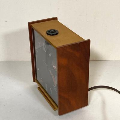 LOT 257: Pair of MCM Mantle / Table Clocks - Peter and More