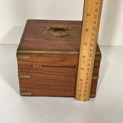 LOT 258: C. Plath, Hamburg Germany Compass in Wooden Box