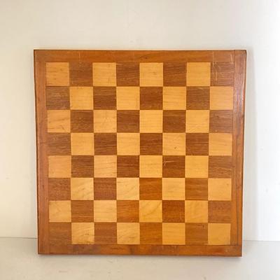 LOT 262: Chess Collection - Vintage, Miniature, Travel, Tandy Electronic and Books