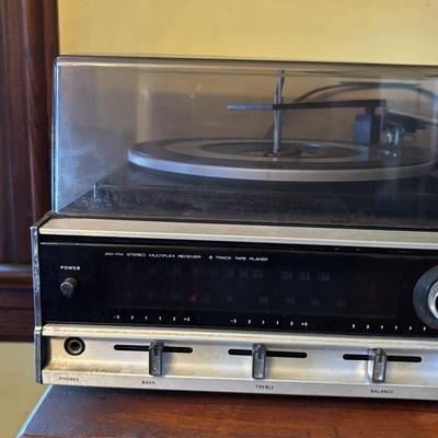 LOT 271: Vintage Ambassador Stereo w/8-Track