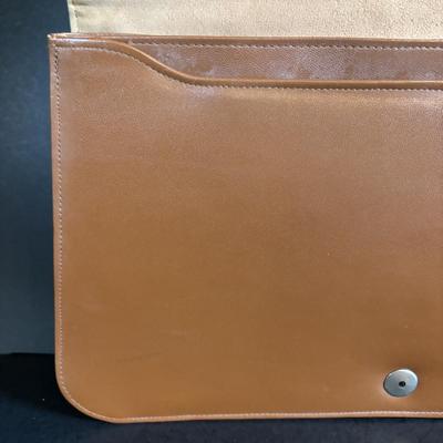 LOT 274: Unmarked Vintage Light Tan Alligator Clutch & Brown Clutch